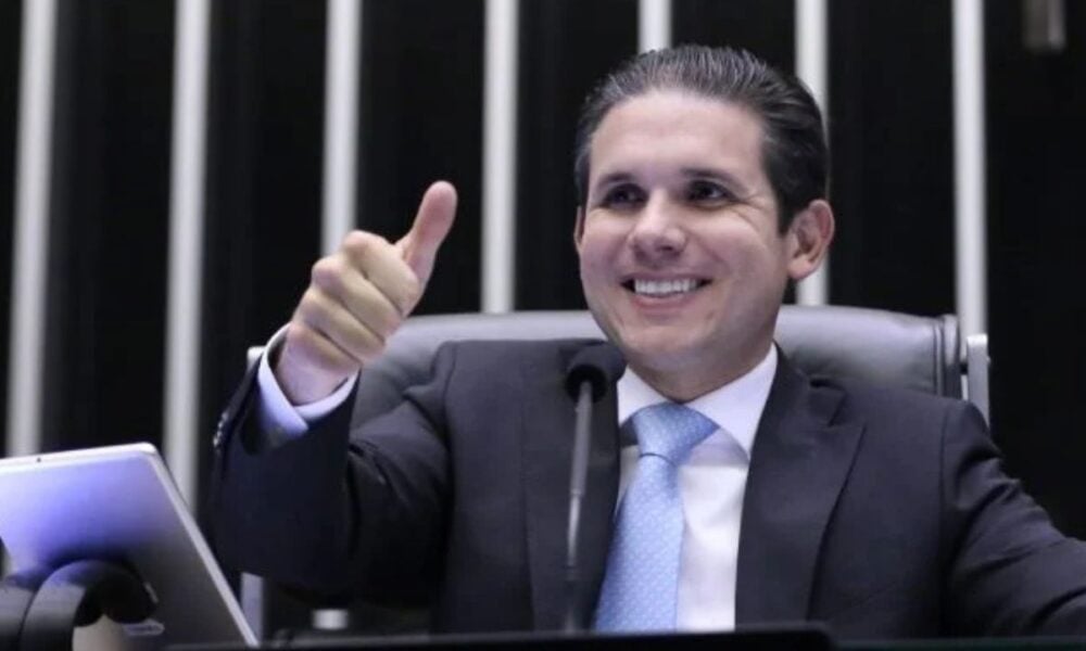 Decisão de Hugo Motta pega todos de surpresa e causa tensão na Câmara