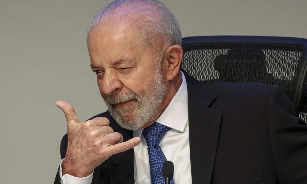 Desvios de verba: Lula favorece ONGs com nova regra polêmica