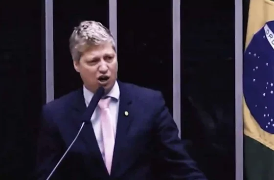 Marcel van Hattem mostra idosa com câncer roubada pelo governo do PT e destrói Carlos Lupi no plenário (vídeo impressionante)