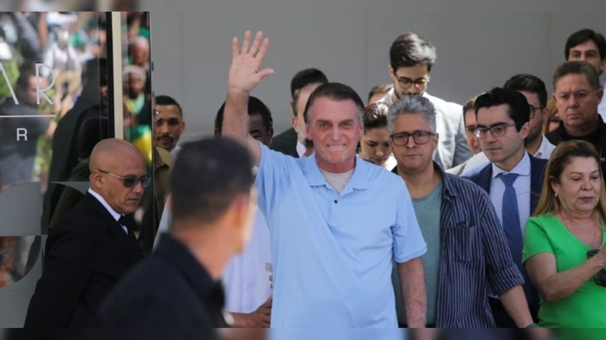 Bolsonaro recebe alta, quebra o silêncio e faz pronunciamento emocionante