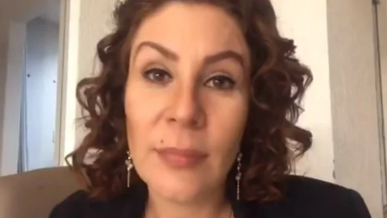 Zambelli é condenada a pagar milhões e pede ajuda, veja vídeo comovente 1 Zambelli é condenada a pagar milhões e pede ajuda por Pix, veja vídeo