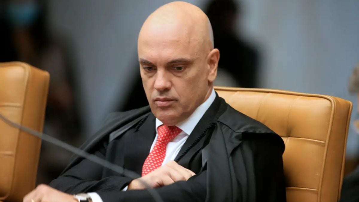 Explode a Revolta: Movimento de advogados Detonam OAB por Defender Moraes