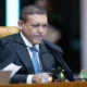 Nunes Marques suspende cassação e prefeito de Barueri segue no cargo
