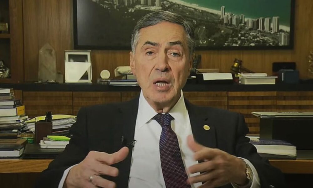 Barroso revela por que quer julgar atos do 8/1 no STF — veja os motivos