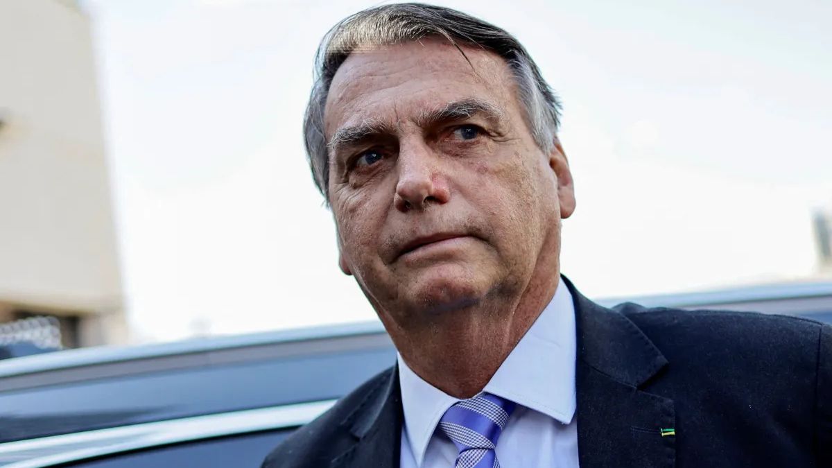 Bolsonaro depõe à PF no caso Eduardo, desafia o sistema e diz a verdade