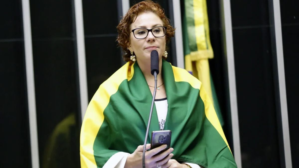 Carla Zambelli é Alvo de Ofensiva de Deputado Esquerdista Italiano