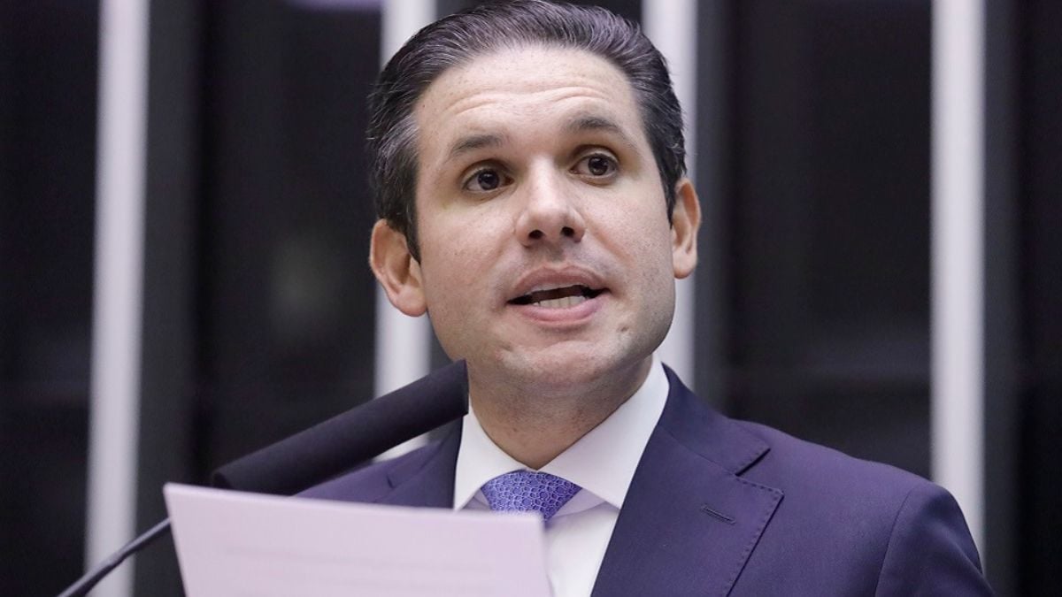 Hugo Motta articula novo projeto de anistia no Congresso