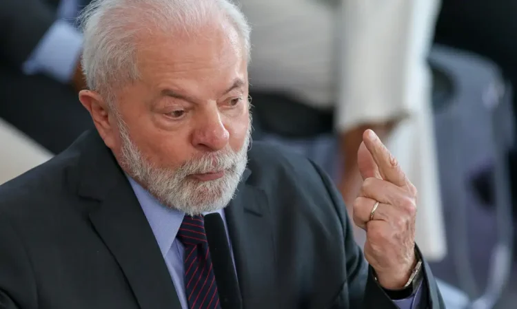 Lula defende aumento do IOF para financiar gastos e evitar cortes no Orçamento