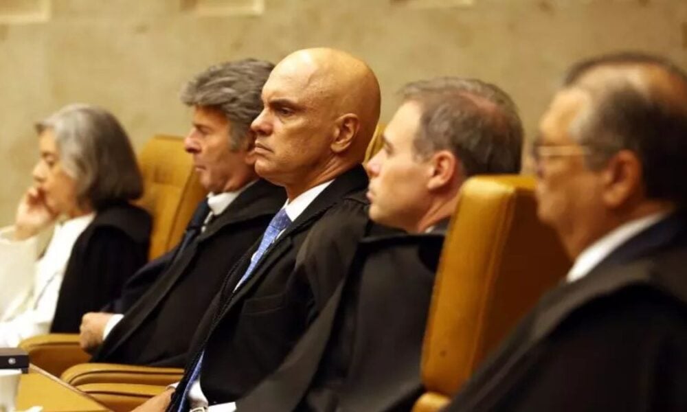 STF adia votação sobre regulação das redes
