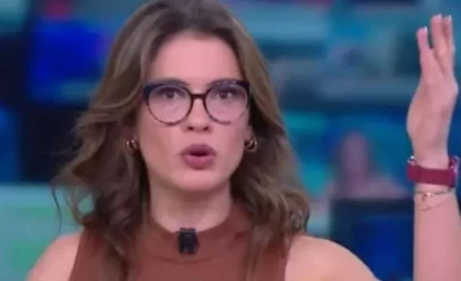 Jornalista da CNN chama Bolsonaro de "Bozo" ao vivo e gera revolta 52 Jornalista da CNN chama Bolsonaro de "Bozo" ao vivo e gera revolta