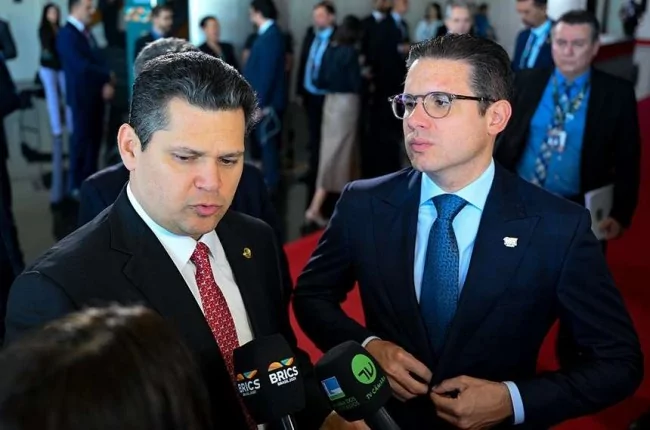 Hugo Motta e Alcolumbre Têm Última Chance Antes da Lei Magnitsky Cair Como Bomba! 52 Hugo Motta e Alcolumbre Têm Última Chance Antes da Lei Magnitsky Cair Como Bomba!