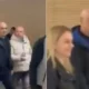 URGENTE: Moraes aparece em público, vai a estádio e faz gesto obsceno