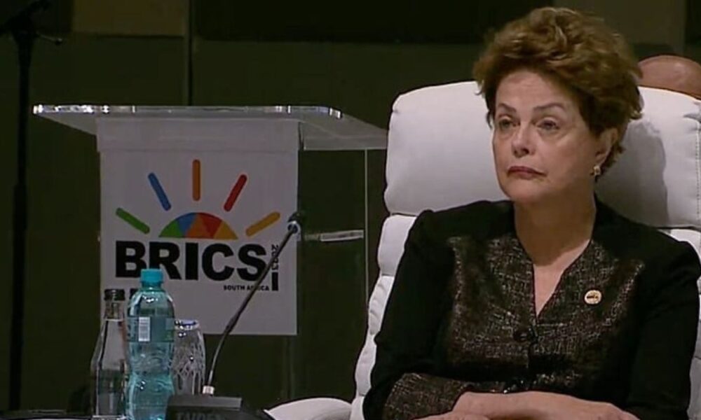Dilma volta a falar em 'estocar vento' e afirma: “Eu estava certa”