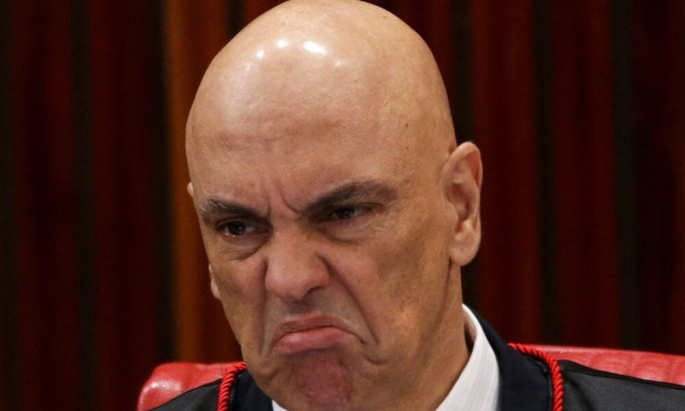 Ex-ministro do STF expõe Moraes: “Forçou artigo penal para atingir Bolsonaro”
