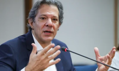 Haddad culpa tarifa dos EUA e acusa Bolsonaro de sacrificar o Brasil