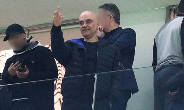 Jurista alerta: Gesto obsceno de Moraes configura crime de responsabilidade