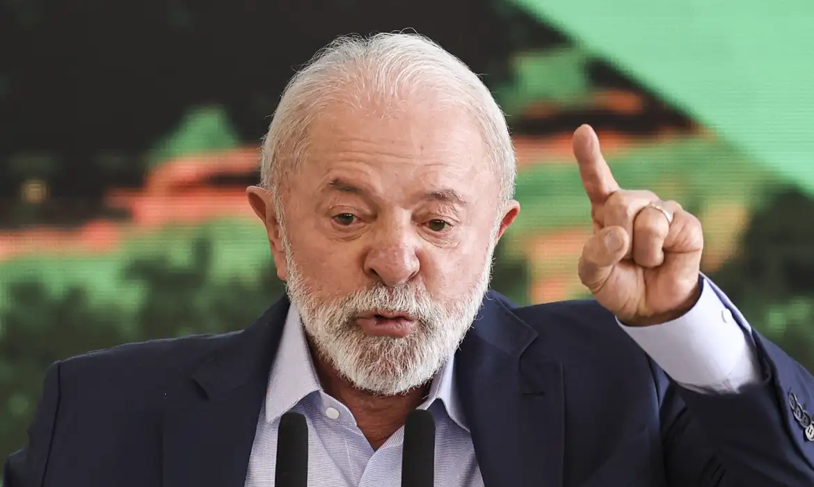 Lula forma comitê com empresários e avalia acionar a OMC contra tarifas de 50% impostas pelos EUA