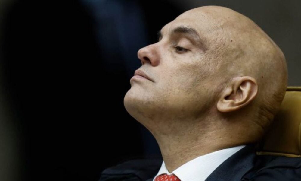 Moraes ameaça prender Bolsonaro e dá 24h para explicações