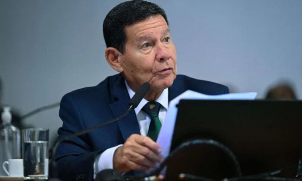 Mourão critica interferência de Trump e manda recado direto sobre Bolsonaro