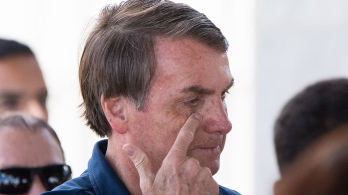 Líder do PT comemora operação da PF contra Bolsonaro