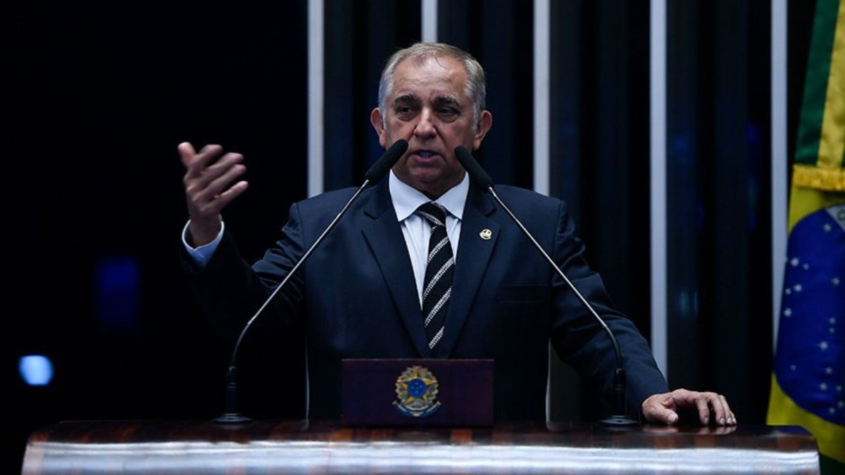 Senador critica tentativa de blindagem do governo e reage contra decisão do STF
