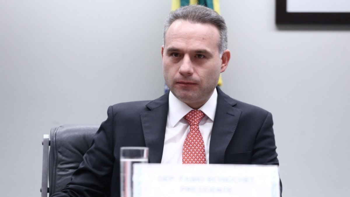 URGENTE: Conselho de Ética descarta cassação de Eduardo Bolsonaro 53 Presidente de Ética da Câmara diz que não vê quebra de decoro de Eduardo