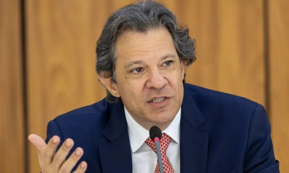 Haddad diz que EUA pressionam Brasil a contrariar Constituição em disputa tarifária