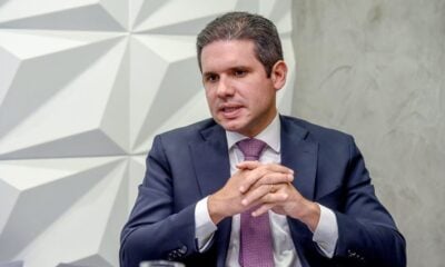 Hugo Motta desmente afastamento de deputados e expõe versão oficial