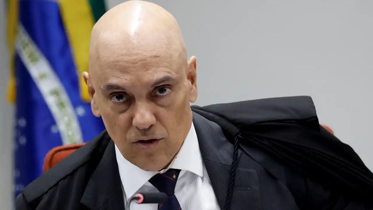 Moraes recua e libera desbloqueio das redes sociais de Rodrigo Constantino