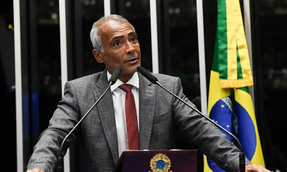 Romário rompe com Bolsonaro? Senador apaga fotos e deixa de segui-lo