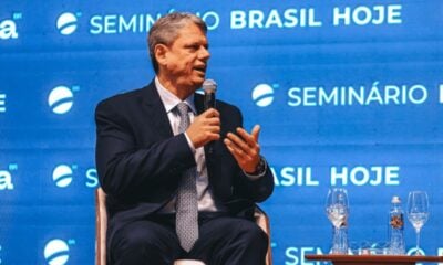 Tarcísio compara Lula a Getúlio Vargas e defende novo governo com visão de JK