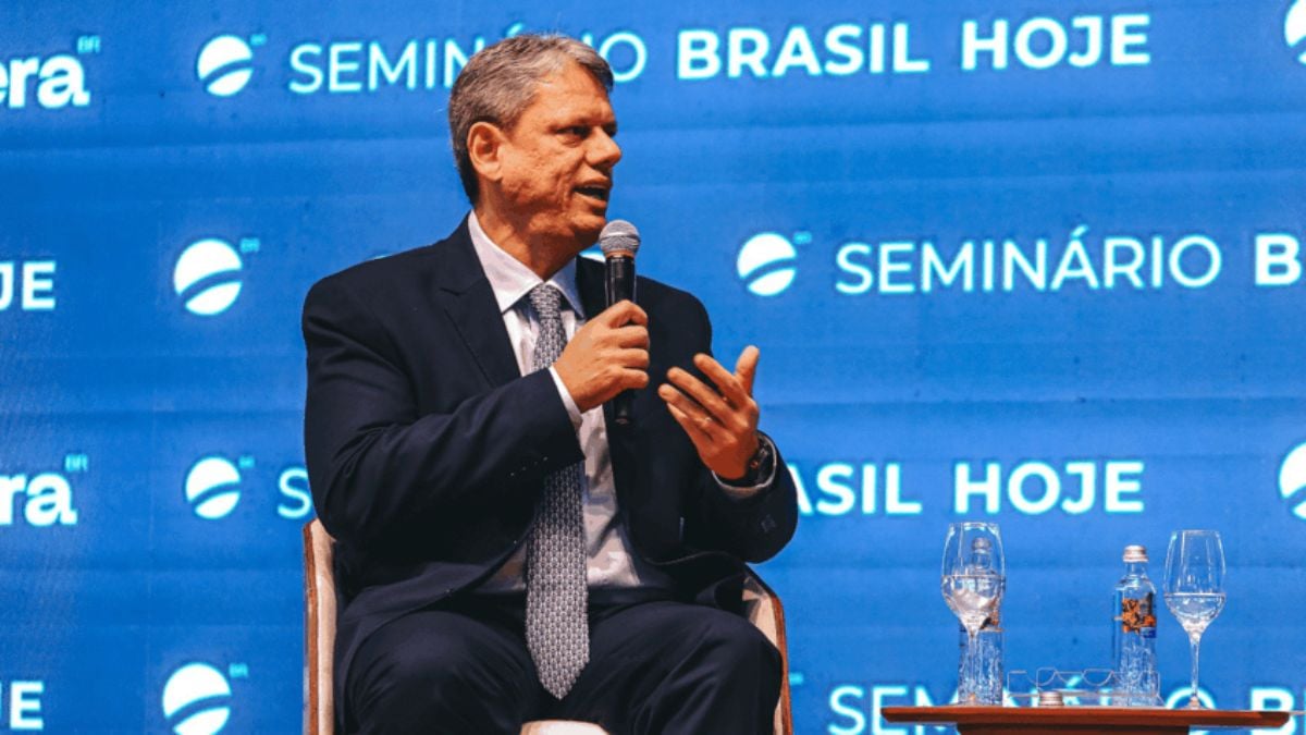 Tarcísio compara Lula a Getúlio Vargas e defende novo governo com visão de JK