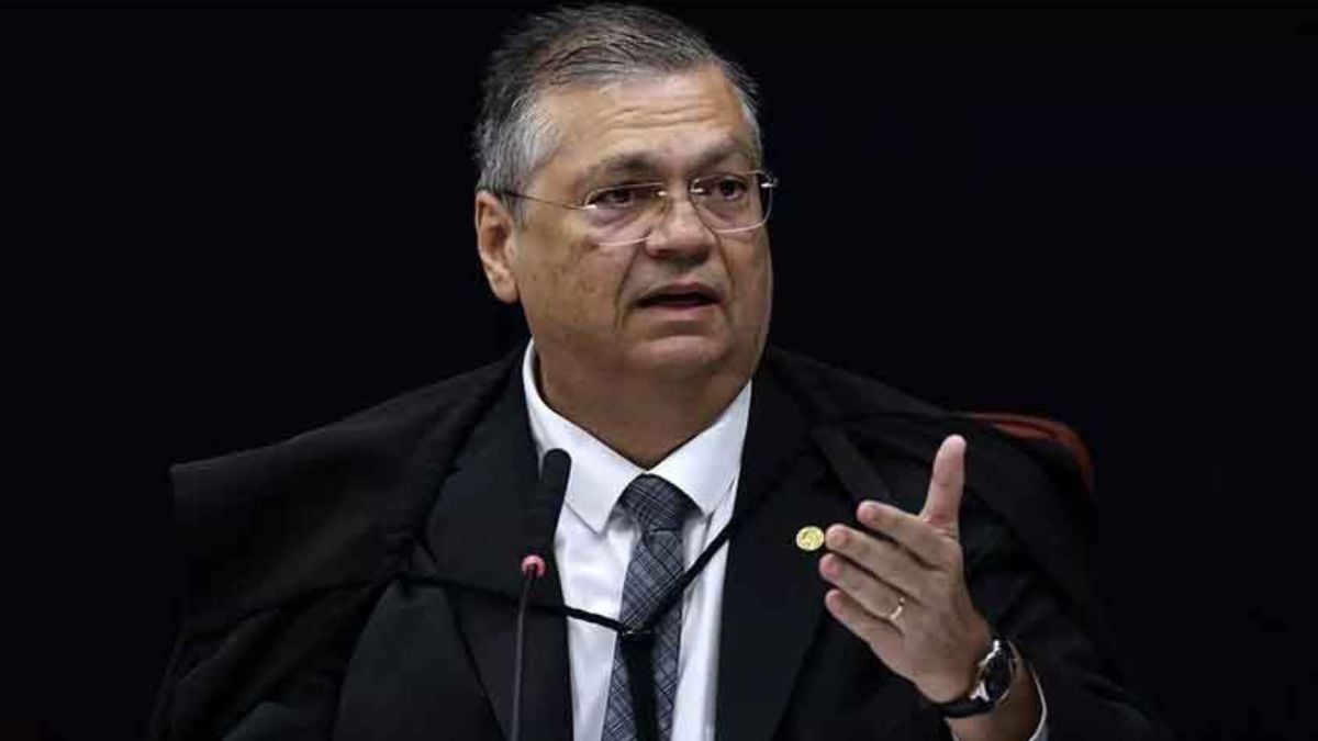 Dino se posiciona contra sanção americana à família Moraes