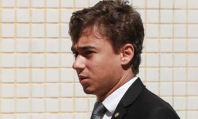 URGENTE : Médica é afastada após sugerir facada em Nikolas Ferreira