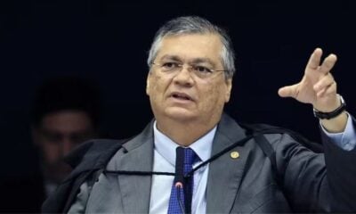 Flávio Dino aciona PF e abre inquérito contra Bolsonaro e aliados
