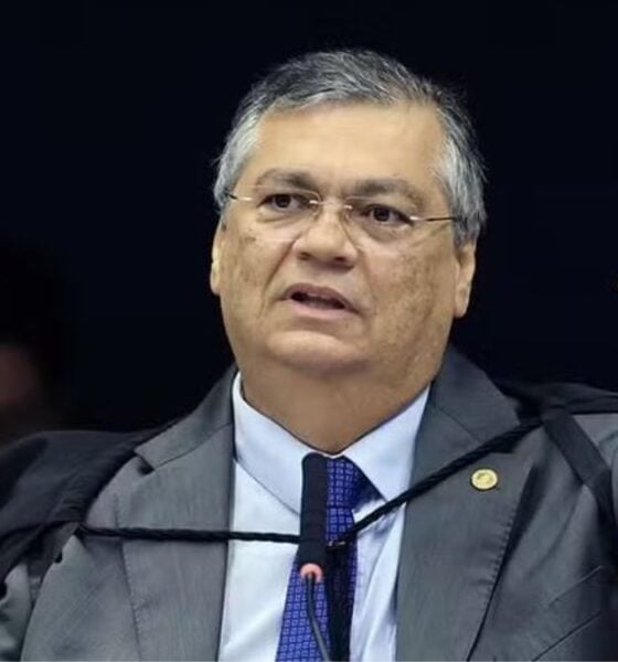 Flávio Dino aciona PF e abre inquérito contra Bolsonaro e aliados