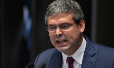 Lindbergh Farias aciona o STF para barrar PEC que blinda parlamentares