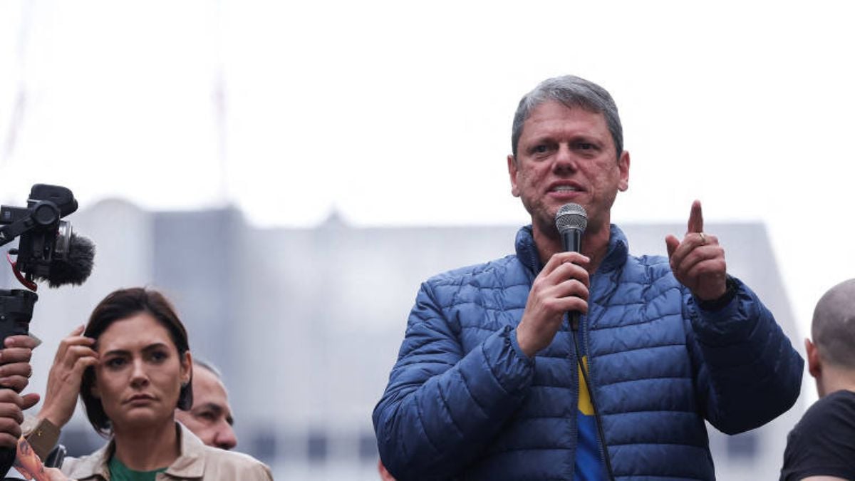 PT aciona STF e pede investigação contra Tarcísio por criticar Moraes