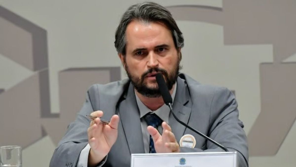 Delegado promovido por Lula e que investigou facada em Bolsonaro é preso por corrupção