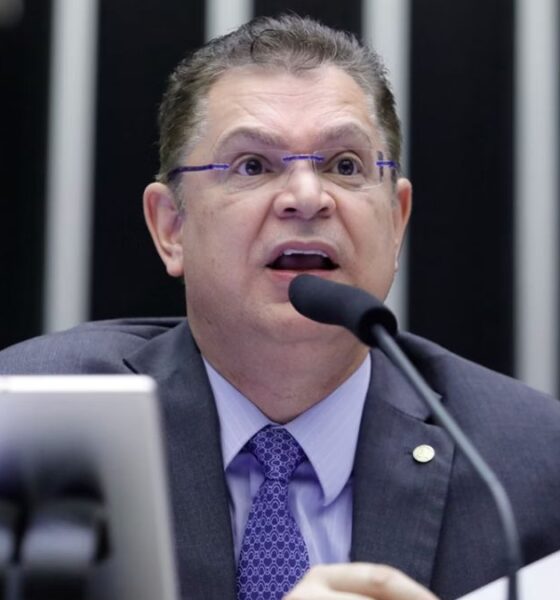 Sóstenes critica Gilmar Mendes por emitir opiniões políticas