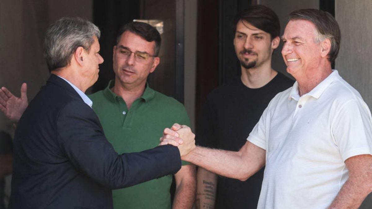Tarcísio revela estado de saúde de Bolsonaro e pede anistia para presos do 8 de janeiro