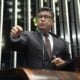 Senador expõe interferência do STF nas investigações do INSS