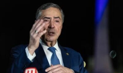 Barroso revela bastidores e motivo real para não sair antes do julgamento do "golpe"