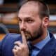DPU enfrenta Moraes e recusa defesa de Eduardo Bolsonaro no STF