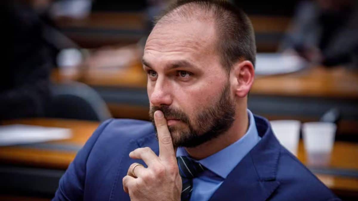 DPU enfrenta Moraes e recusa defesa de Eduardo Bolsonaro no STF