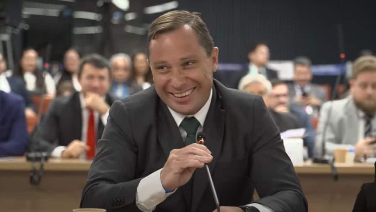Defesa de Mauro Cid apela ao STF para extinguir pena após delação
