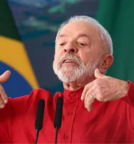 Lula ironiza “bom dia” no WhatsApp e critica uso excessivo das redes