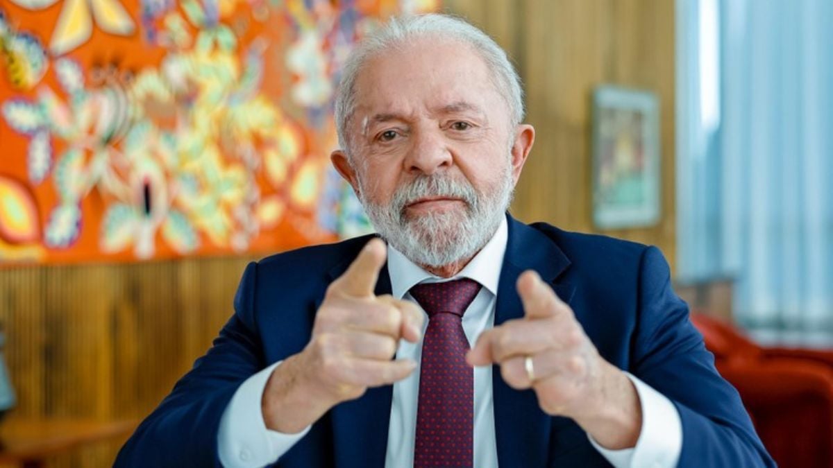 Lula passa por susto em avião da FAB e fala em “livramento de Deus”
