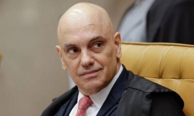 Moraes destitui advogados de ex-assessor de Bolsonaro no STF