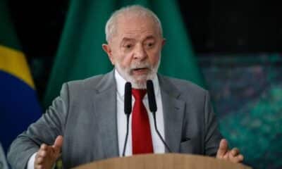 Lula volta a pressionar o Banco Central por redução dos juros